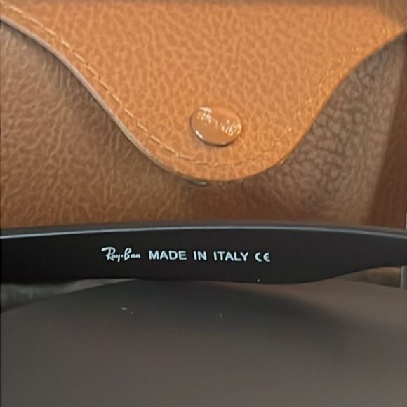 New Ray-Ban Sunglasses with Black Frames Green G-15 Lenses - Picture 5 of 10